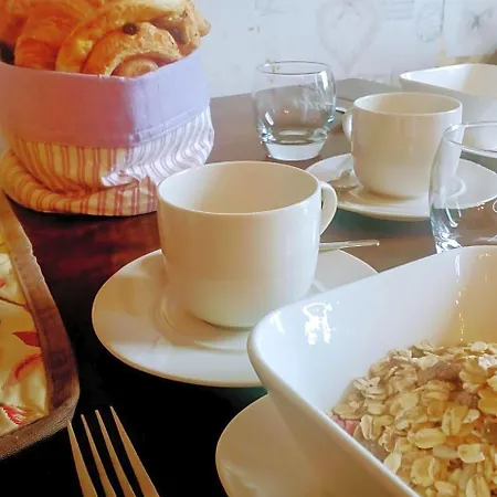 L'ancienne école Bed & Breakfast Geay (Deux-Sevres)
